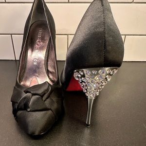 Gorgeous size 8 Paris Hilton shoes Black Satin Silver Rhinestone heels